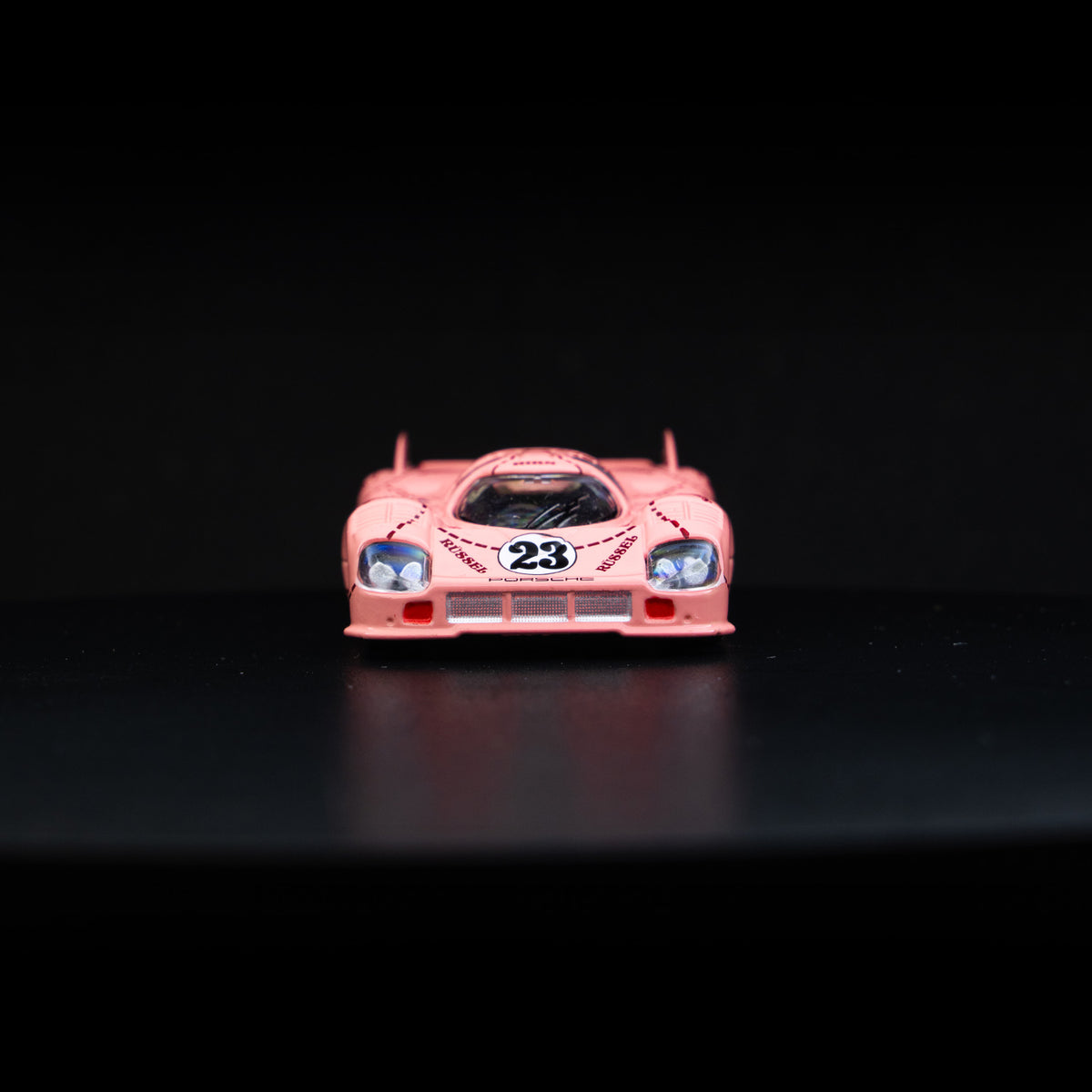 1:64 GT Autos Porsche Pink Pig 917