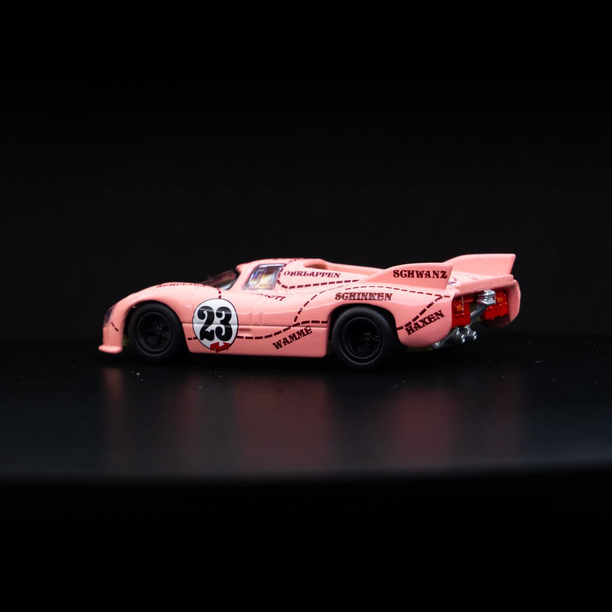 1:64 GT Autos Porsche Pink Pig 917